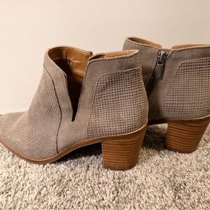 Lucky Brand Textured Gray Ankle Booties